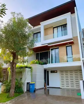 Premium Rumah Minimalis 3 Lt Pakuwon Indah Lux