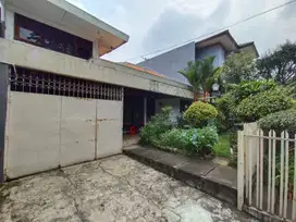 Rumah Asri di Jalan Gudang Peluru, Tebet