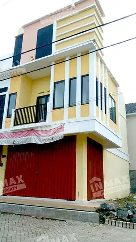 Disewakan Ruko 2 Lantai Daerah Tasikmadu Malang, Parkir Luas