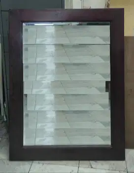 Cermin Kaca Kotak Besar – Elegan untuk Ruang Anda