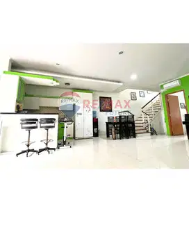RUMAH FULL RENOV MAHKOTA SIMPRUG SEMI FURNISHED ADA ROOFTOP BERKEBUN