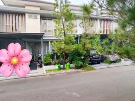 Dijual Rumah 2 Lantai Semi Furnished Di JGC Cakung