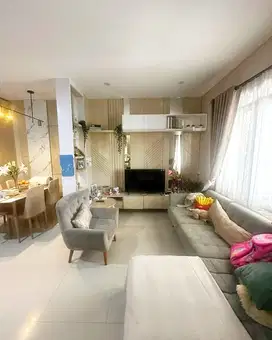 Jual Rumah CANTIK fasilitas Kolam Renang dekat TOL Pasteur Bandung