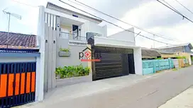 Rumah Mewah Dekat RS Moewardi dan Kampus UNS 2 Lantai