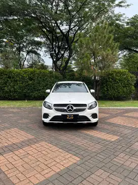 2019 Mercedes-Benz GLC300 2.0 AMG Line Coupe, odo 13rb putih