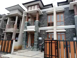 Rumah Shine di Margahayu Raya Ciwastra Buahbatu dkt RS Al Islam Metro