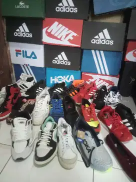 Beli 1 gratis 1 sepatu import