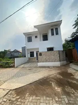 Rumah Baru 2 Lantai Lokasi Strategis Dekat Tol & Stasiun Depok
