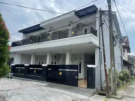 Dijual  Cepat  Rumah Hook 2 Lantai di Taman Pagelaran Bogor