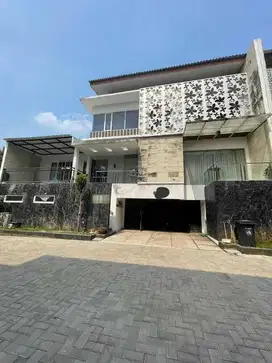 Dijual rumah mewah murah 3lt town house Gandaria Jakarta selatan