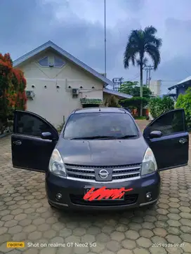 DIJUAL MOBIL GRAND LIVINA TANGAN PERTAMA