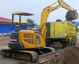 Dijual Excavator Komatsu PC40MR-2 Tahun 2011