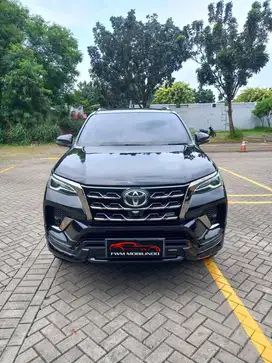 toyota fortuner vrz GR 2.4 AT 2021 diesel, hitam, kondisi muluss