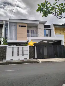 DIJUAL Rumah Mewah Dengan Perabot Dan Kolam Renang di Panakkukang