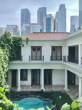 Rumah SCBD Senayan 900m² hadap Utara ada Kolam Renang