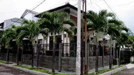 Rumah Posisi Hook Nyaman Dihuni di Taman Kopo Indah 2