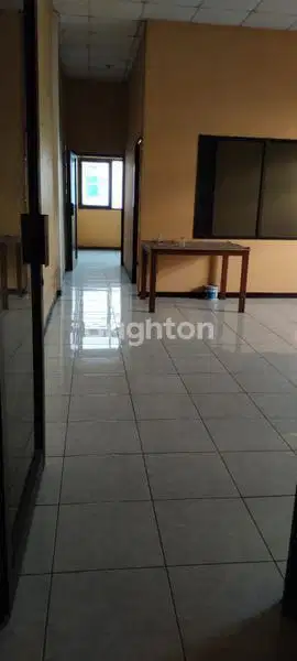 RUKO 3 LANTAI SIAP PAKAI AREA GAYAMSARI MAJAPAHIT SEMARANG