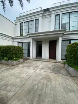 For Rent a Luxury 3 Floors House With Private Elevator In Kemang