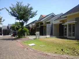 Rumah Siap Huni 160m2 Cluster Dpn Danau Graha Taman Pelangi BSB City