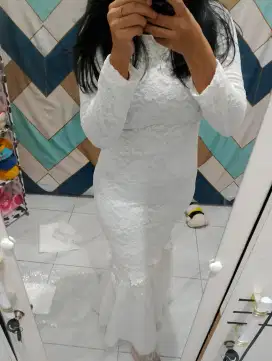Dress putih model duyung