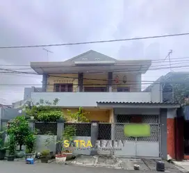 Rumah Area Tambora Lokasi Strategis Ada 8 Kamar