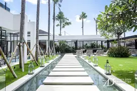 FREEHOLD ULTRA-MODERN 5-BED VILLA IN TUMBAK BAYUH
