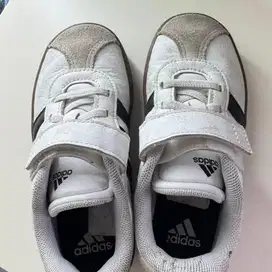 PRELOVED Sepatu Anak adidas ORI