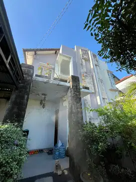 dijual rumah lantai 2 padang sambian