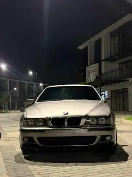 BMW E39 528i 1997