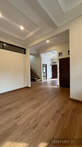 Rumah 2 Lantai Bebas Banjir Di Komplek Tridaya S7766