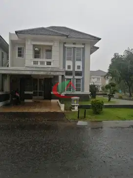 Dijual Rumah Huk luas Terawat model Clasic
