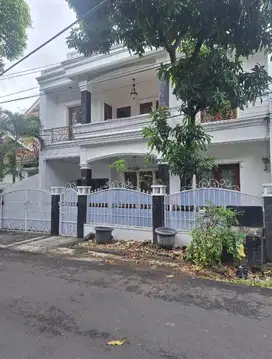 Rumah Asri Mewah Siap Huni di Rawamangun