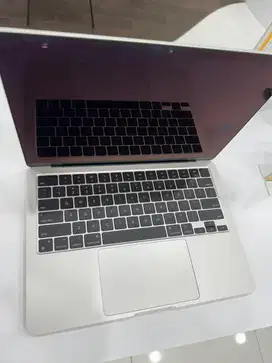 Macbook Air M3 8 core 10 core 16/512 GB