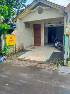 DISEWAKAN RUMAH/TEMPAT USAHA LOKASI STRATEGI