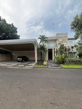 rumah dua lantai siap huni dan swimming pool