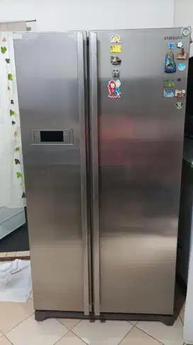 Jual murah kondisi mulus, kulkas samsung 2pintu dari7,5aku turunin 5,5