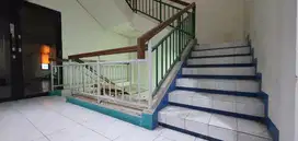 Ruko Sewa lantai 2 saja di Boulevard Raya, Kelapa Gading.