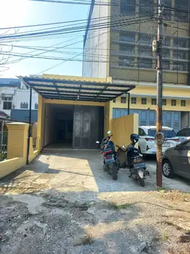 Disewakan Ruang Usaha Startegis Siap Huni Di BKR