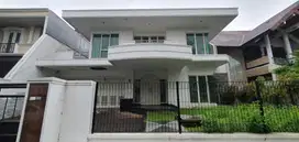 Rumah Bukit Gading Villa, Tampak Siring Indah, Kelapa Gading Luas