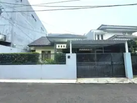 Di Jual Rumah 1 Lantai Lokasi Strategis di Bintaro, Jakarta Selatan