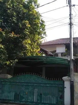 Di Jual Rumah 2 Lantai Lokasi Strategis di Delman Asri, Kebayoran Lama
