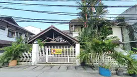 Rumah Hoek Hijau Daun, Biru laut Tengah, Kelapa Gading Luas 14x23m2