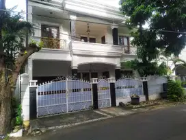 Di Jual Rumah Mewah 2 Lantai Lokasi Strategis di Rawamangun, Jaktim