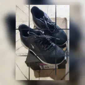 Sepatu like new