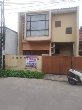 DIJUAL RUMAH LUAS DAN KAMAR BANYAK