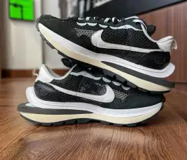 Nike sacai hitam size 46 size45 bisa pakai jual cepet aja like new tbl