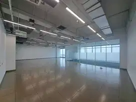 Sewa Kantor 279 m2 di SOHO Capital Central Park Jakbar, Kondisi Fitted
