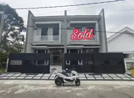 Pusat Kota‼️Rumah Baru Gress Dharmahusada Surabaya