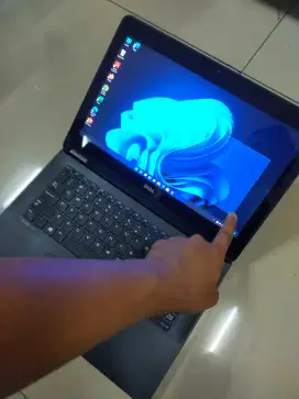 Dijual laptop del layar Sentuh keybod nyala Ram 8GB SSD 256GB Win 11