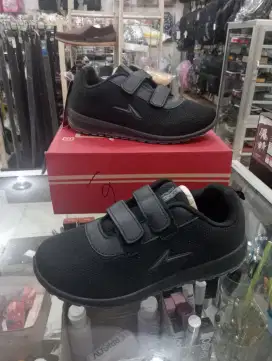 Sepatu anak ando